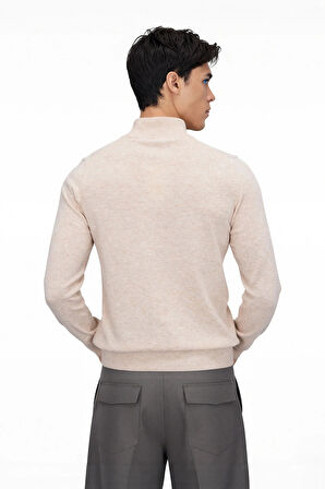 Erkek Slim Fit Dik Yaka Basic Triko Kazak Soğuk Havalarda Konforlu ve Rahat Bir Tarz Sunar