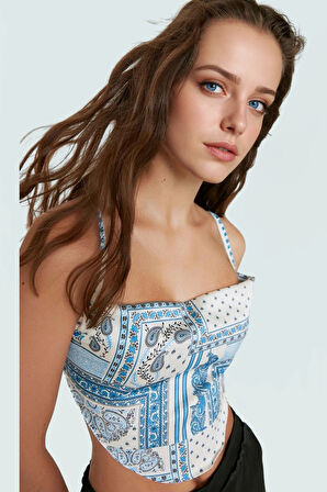 Çok Polyester Crop Bluz Degaje Yaka İnce Askılı Yazlık Tasarım Modern Stil