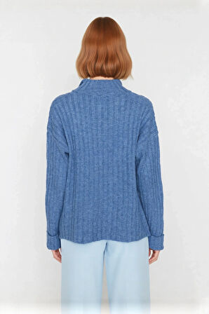 Kadın Dik Yaka Oversize Kalıp Düz Renk Düşük Kol Triko Kazak Soğuk Havalarda Konforlu ve Modern