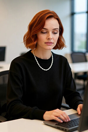 Kadın Relaxed Kalıp Triko Tunik Bisiklet Yaka Akrilik Düşük Kol Düz Desenli Yırtmaç Detaylı İnce