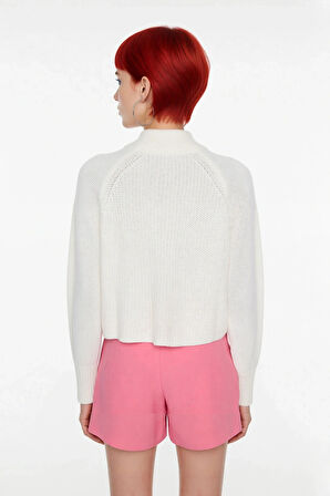 Kadın Regular Kalıp Selanik Örgü Fermuarlı Dik Yaka Crop Triko Kazak Soğuk Havaların Şık Seçimi