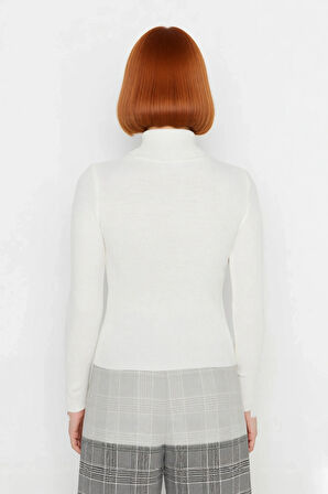 Kadın Düz Fitilli Balıkçı Yaka Triko Kazak Uzun Kol Tasarımıyla Soğuk Günlere Özel Şıklık Kaliteli