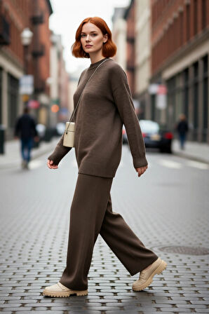 Kadın Casual Regular Kalıp Bisiklet Yaka Düz Triko Kazak Kış Günleri İçin Konforlu Uzun Kollu Şıklık