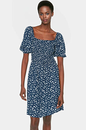 Rahat Viskoz Mini Elbise Çiçekli Desen Skater Kalıp Kısa Kollu Şık Görünüm Zarifane Tasarım