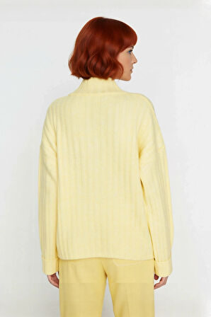 Kadın Dik Yaka Oversize Kalıp Düz Renk Düşük Kol Triko Kazak Soğuk Havalarda Konforlu ve Modern