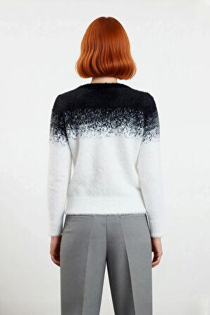 Kadın Basic Siluet Kışlık Regular Kalıp Uzun Kollu Degrade Desenli Tüylü Triko Kazak Günlük