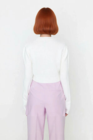 Kadınlara Özel Crop Fitted Akrilik Triko Kazak Modern Basic Şıklığıyla Günlük Kombinler İçin