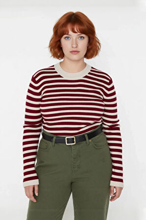 Kadın Çizgili Fitilli Triko Kazak İnce Yapısı İle Kış Aylarında Modern Bir Görünüm Sağlar Kaliteli