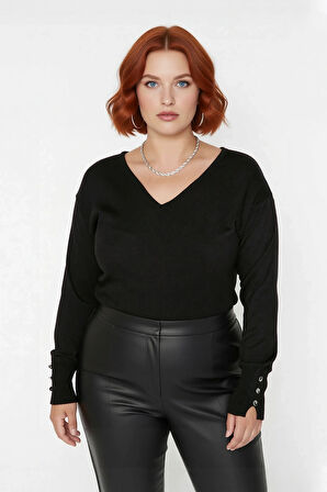 Kadın Düz Desen Regular Kalıp Triko V Yaka Kazak Uzun Kollu Ve Şık Düğme Detayları İle Kaliteli