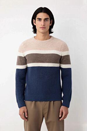 Erkek Selanik Dokuma Standart Kol Triko Kazak Kış Sezonu İçin Konforlu ve Şık Bir Tarz Sunar.