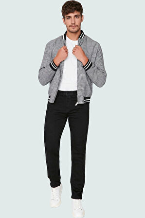 Erkek Pamuklu Denim Pantolon Slim Fit Dar Paça Koleksiyonu Yaz Aylarının Vazgeçilmezi