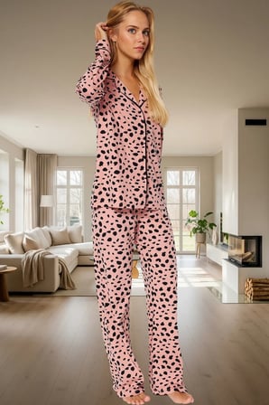 Evde Rahatlık İçin %100 Pamuklu Leopar Desenli Pijama Takımı Modern Stil Profesyonel Görünüm