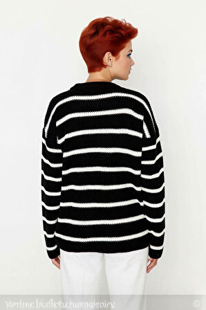 Kadınlara Özel Oversize Çizgili Triko Kazak Bisiklet Yaka Uzun Kollu Kış Stiline Modern Dokunuş