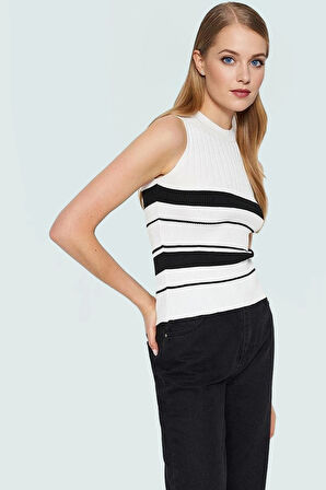 Renk Bloklu Kolsuz Triko Bluz Rahat Kalıp Polyester Yazlık Modern Stil Şık Görünüm Uzun Ömürlü