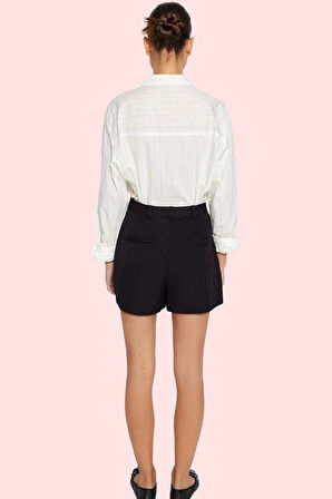 Kadın Kısa Boy Straight Siluet Dokuma Şort Rahat Günlük Kullanım Yaz Aylarının Vazgeçilmezi