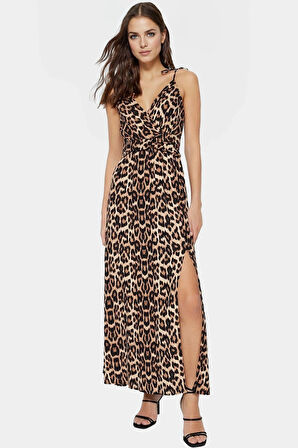 Leopar Desenli Kolsuz Viskoz Maxi Elbise A Line Kesim Yırtmaç Detay Zarifane Tasarım Modern Stil