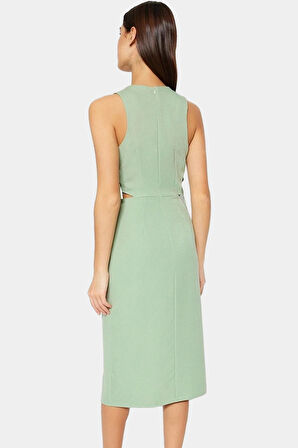 Şık ve Rahat Yazlık Midi Elbise Bodycon Kesim Dokuma Kumaş Konforlu Modern Stil