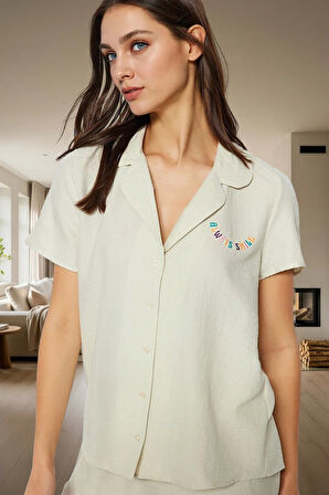 Rahat Yazlık Pijama Takımı Polyester Kumaştan Nakışlı Detaylı Premium Kalite