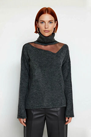 Kadın Basic Siluet Triko Kazak Düşük Kol Choker Yaka Tül Detaylı Kış Stiline Modern Dokunuş