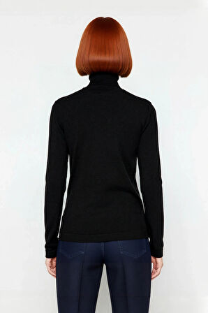 Kadınlar İçin İnce Triko Kumaş Düz Desen Balıkçı Yaka Fitted Kalıp Kışlık Basic Kazak Modeli