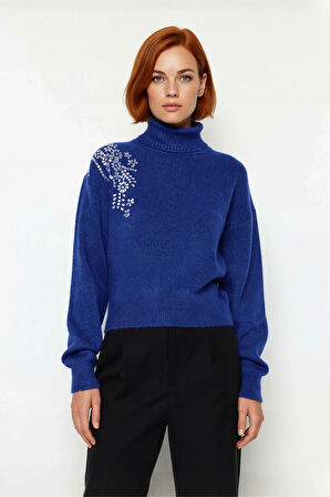 Kadın Lacivert Balıkçı Yaka Regular Kesim Taş İşlemeli Triko Kazak Soğuk Havaların Şık Seçimi