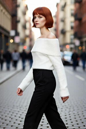 Kadın Tüylü Dokusuyla Ekstra Yumuşak Carmen Yaka Crop Triko Kazak Kış Kombinleri İçin İdeal