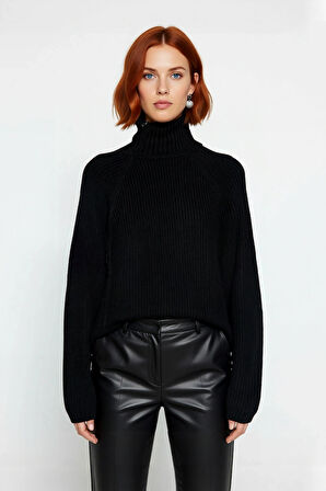 Kadın Oversize Kesim Dik Yaka Fermuar Detaylı Reglan Kol Triko Kazak Kış Kombinlerinin Anahtar