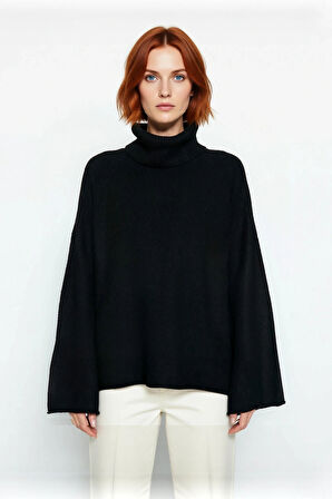 Kadın Geniş Kalıp Balıkçı Yaka Triko Kazak Soğuk Havalarda Şıklığı Ve Konforu Bir Arada Sunuyor