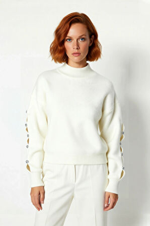 Kadın Dik Yaka Triko Kazak Düşük Kollu Düğme Detaylı Modern Regular Kalıp Kış İçin İdeal Seçim