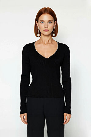 Kadın Siyah V Yaka İnci Detaylı Fitted Triko Kazak Uzun Kollu Kışlık Zarif Basic Model Kaliteli