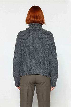 Kadın Kışlık Oversize Balıkçı Yaka Triko Kazak Soğuk Havalara Özel Rahat Düşük Kol Tasarım