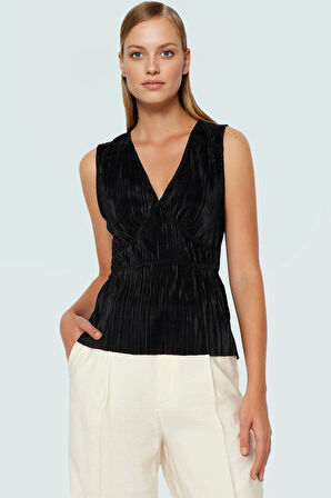 Yazlık İş Bluzu Pilise V Yaka Örme Regular Kalıp Uzun Ömürlü Konforlu Kesim Rahat Kullanım