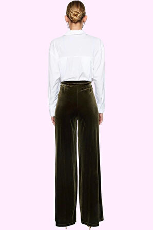 Kadın Yüksek Bel Wide Leg Kadife Pantolon; Şıklığı ve Konforu Bir Arada Yaz Aylarının Vazgeçilmezi