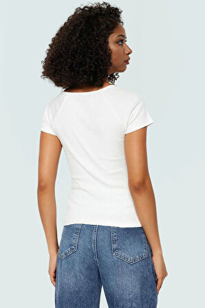 Pamuklu Örme Bluz Rahat Şık ve Vücuda Tam Oturan Görünüm