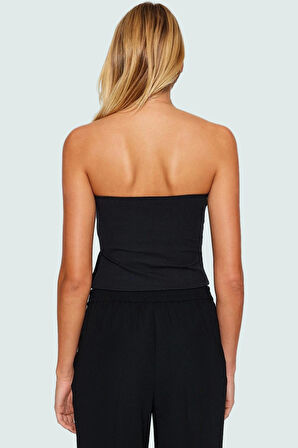 Kare Yaka Crop Bluz Dokuma Polyester İnce Askılı Yazlık Profesyonel Görünüm Konforlu Kesim