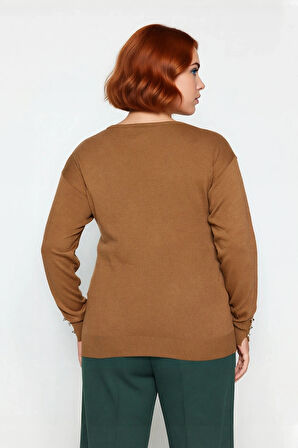 Kadın Düz Desen Regular Kalıp Triko V Yaka Kazak Uzun Kollu Ve Şık Düğme Detayları İle Kaliteli