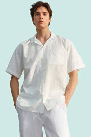 Erkek Yazlık Kısa Kollu Geometrik Desenli Brode Gömlek Rahat Kalıp Yaz Aylarının Vazgeçilmezi