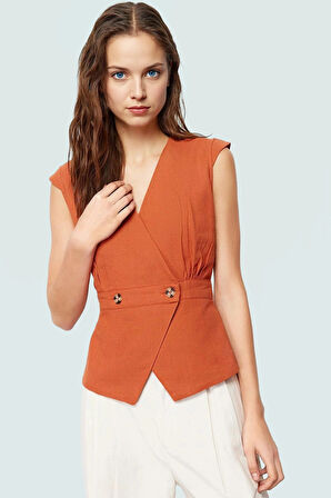 Pamuklu Keten Görünümlü Bluz; V Yaka Düğmeli Kolsuz Fitted Kalıp Özel Tasarım Özenle Seçilmiş