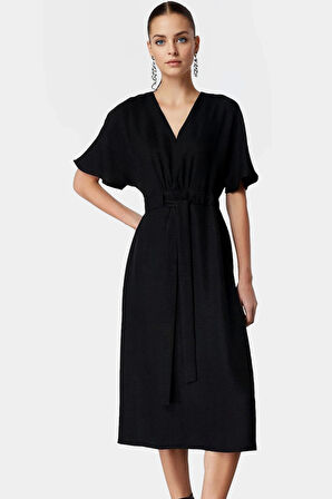 Şık Keten Görünümlü Kuşaklı Midi Elbise Rahat ve Nefes Alabilir Günlük Kullanım İçin Modern Stil