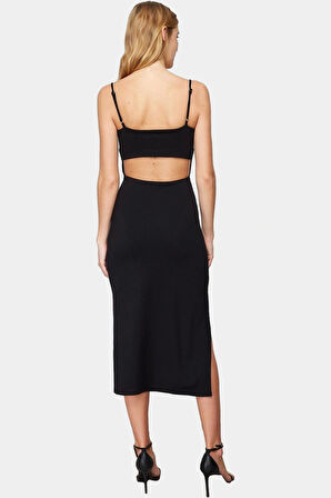 Yazlık Örme Elbise Bodycon Kalıp Midi Boy Cut Out ve Yırtmaç Detayları Modern Stil