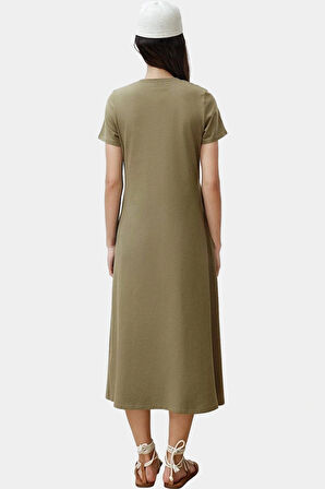 Nefes Alan Pamuklu T shirt Elbise Midi Boy Cep Detaylı Modern Stil Zarifane Tasarım