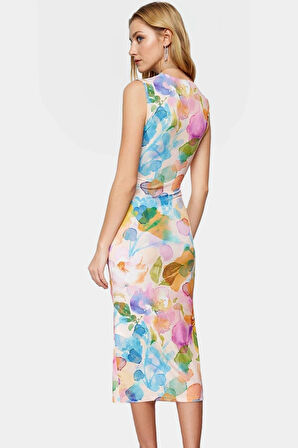 Rahat Ve Şık Bodycon Midi Elbise Örme Kumaş V Yaka Büzgü Detaylar 120 cm Boy