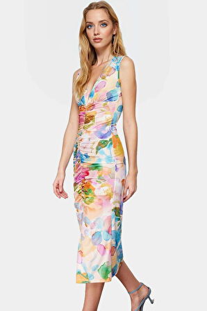 Rahat Ve Şık Bodycon Midi Elbise Örme Kumaş V Yaka Büzgü Detaylar 120 cm Boy