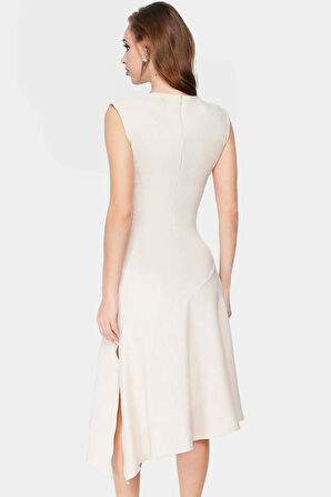 Rahat ve Şık Midi Elbise Polyester Elastan Dokuma Kumaş Konforlu Kesim Günlük Kullanım İçin