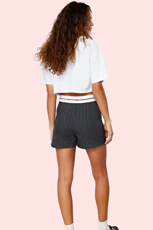 Kadın Mini Şort Etek Çizgili Yazlık Dokuma Poliviskon Kemer Detaylı Yaz Aylarının Vazgeçilmezi