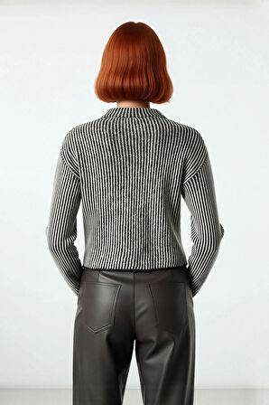 Kadın Uzun Kol Dik Yaka Çizgili Crop Triko Kazak Sonbahar Kış İçin Rahat Şık Giyim Kaliteli