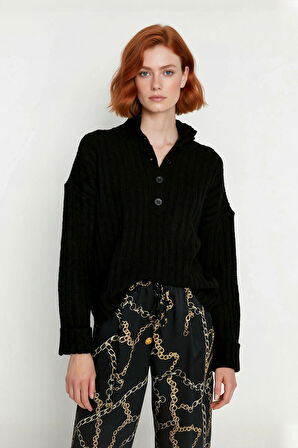 Kadın Dik Yaka Oversize Kalıp Düz Renk Düşük Kol Triko Kazak Soğuk Havalarda Konforlu ve Modern