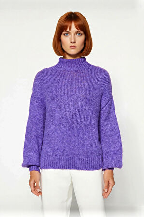 Kadın Oversize Dik Yaka Triko Kazak Soğuk Günlerde Konforlu ve Rahat Bir Görünüm Sunar Kaliteli