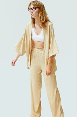 Yazlık Kadın Kimono Pantolon Takım Rahat Şık ve Çok Yönlü Trend Tasarım Modern Stil Görünüm