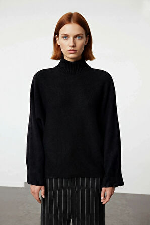 Kadın Oversize Dik Yaka Düz Triko Kazak Uzun Boylu ve Düşük Kollu Kışlık Rahat Günlük Giyim